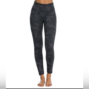 Spanx
Seamless Camo Leggings